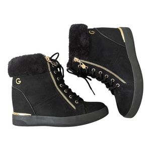 GBG Black Ankle Booties with Fur trim Women’s Size 10